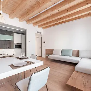  Appartamento Palazzo '900 Design Flats - Il Pittore